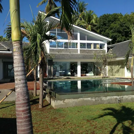 5 Bdr Beachfront Villa Pantai